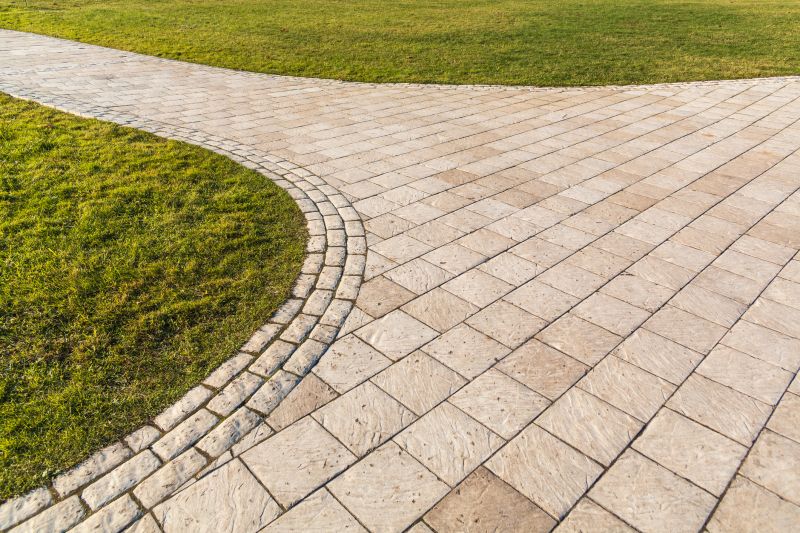 Paver patio with curved edges